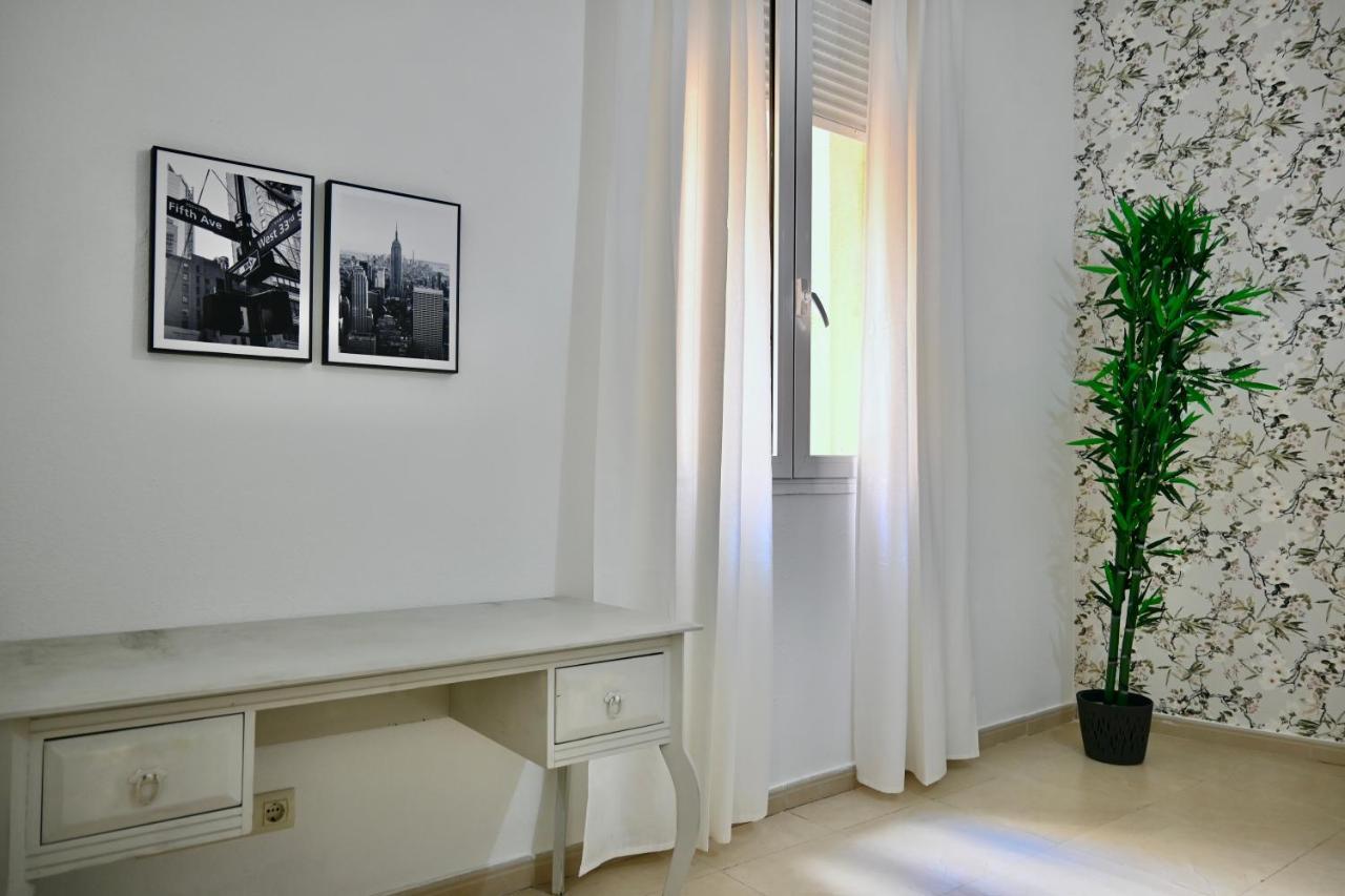 For You Rentals Centrico Apartamento Temporal En La Calle Infanta Inf1A マドリード エクステリア 写真