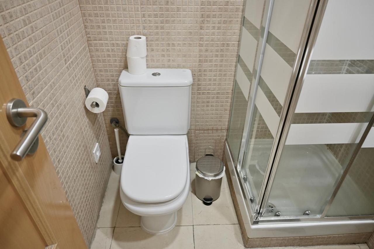 For You Rentals Centrico Apartamento Temporal En La Calle Infanta Inf1A マドリード エクステリア 写真