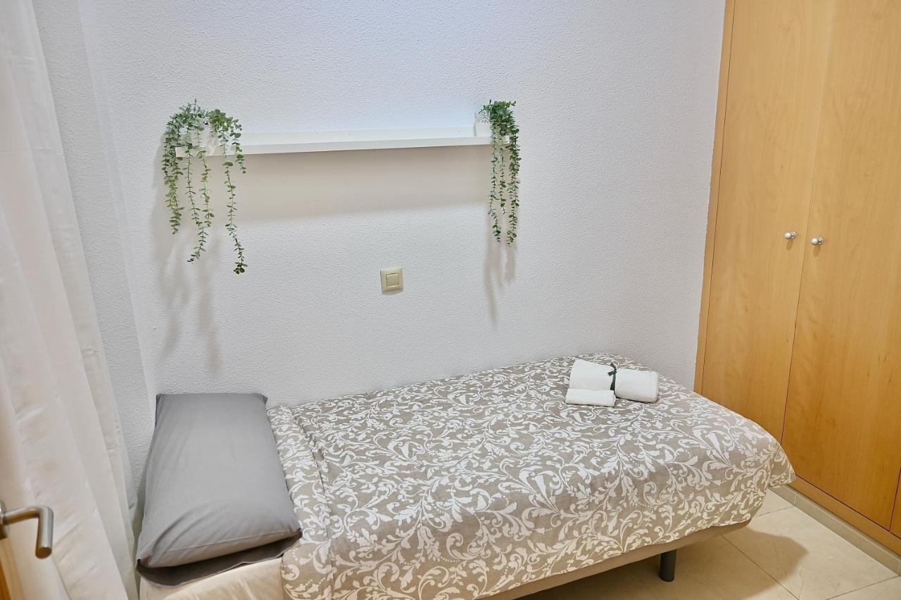 For You Rentals Centrico Apartamento Temporal En La Calle Infanta Inf1A マドリード エクステリア 写真