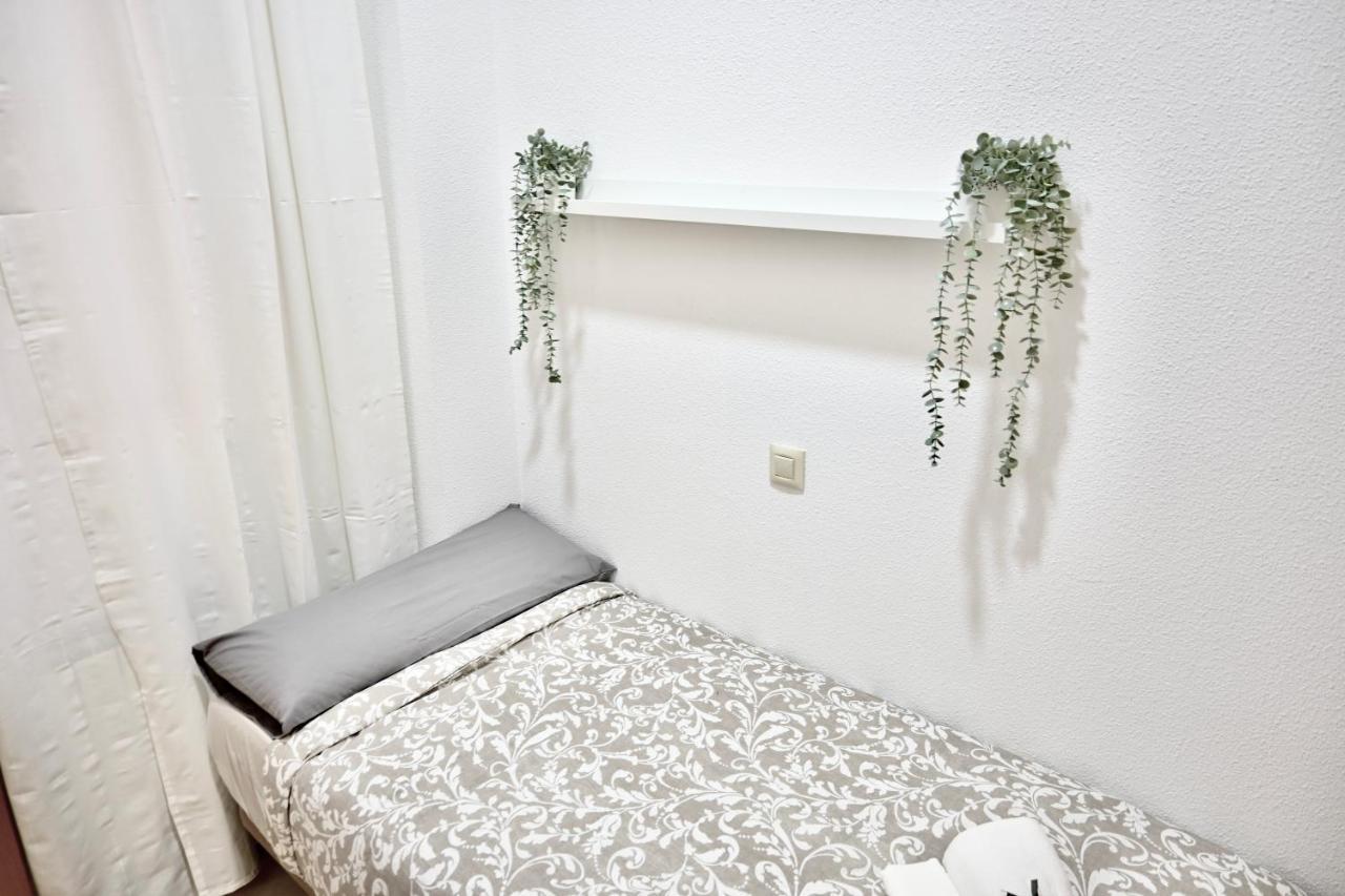 For You Rentals Centrico Apartamento Temporal En La Calle Infanta Inf1A マドリード エクステリア 写真